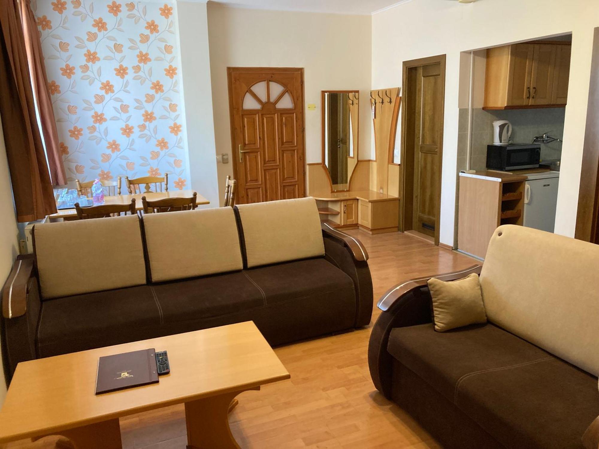 Het Vezer Apartmanhotel Komárom Rom bilde